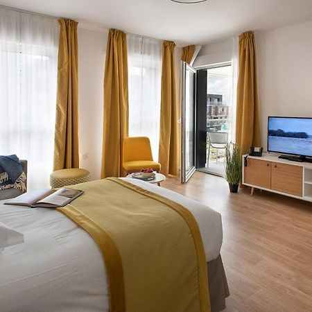 Domitys Le Moulin Des Flandres Aparthotel Lesquin Esterno foto